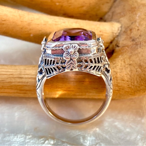 Spectacular Vintage Filigree Sterling Silver and Amethyst Statement Ring - Picture 3 of 5
